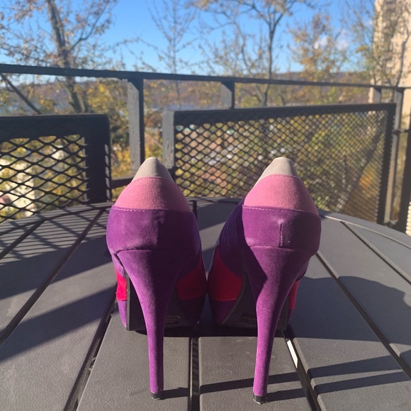 Suede Pumps - Picture 3 of 4